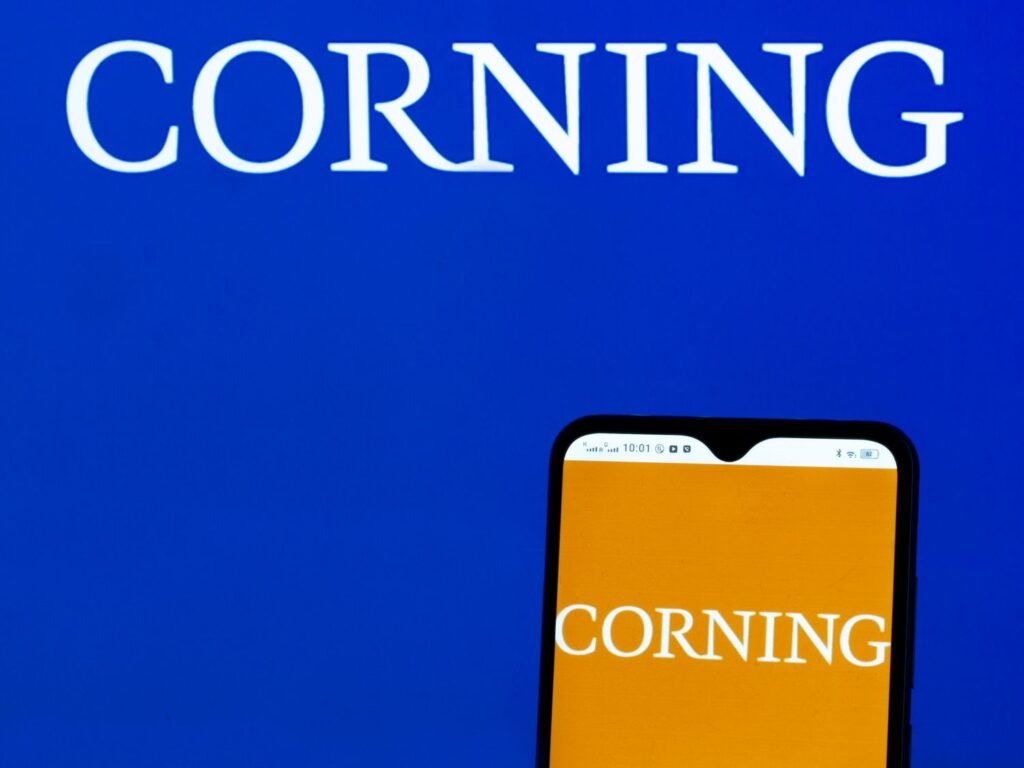 Corning Stock Jumps as Specialty Glass Maker Raises Long-Term, Q1 Outlooks