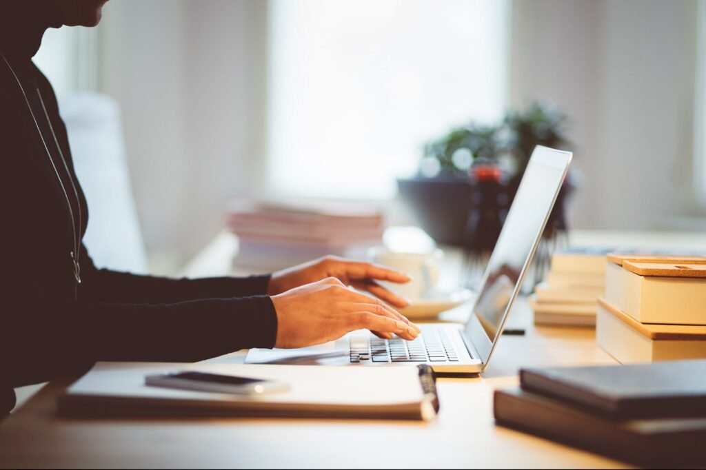 How to Write Irresistible Emails That Demand Attention